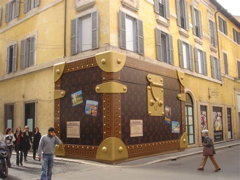 louis vuitton roma italy